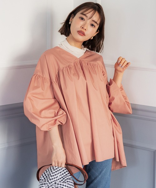 coca（coca）（コカ）の「ブロードVネックギャザーブラウス（シャツ/ブラウス・レディース・ホワイト/ピンク・M/L）」の2枚目の写真