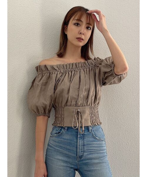 GYDA(ジェイダ)の「2WAYギャザーオフショルウエストデザインブラウス(シャツ/ブラウス・レディース・ベージュ/オフホワイト/その他1・FREE)」の3枚目の写真