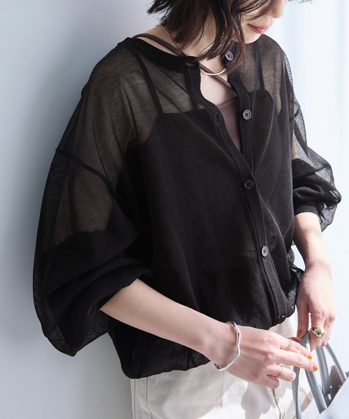 Chaco closet（チャコ クローゼット）の「2WAYクルーネックシアーニットカーディガン（カーディガン/ボレロ・レディース・オレンジ/グリーン/ピンク/アイボリー/ブラック/サックスブルー・FREE）」の3枚目の写真