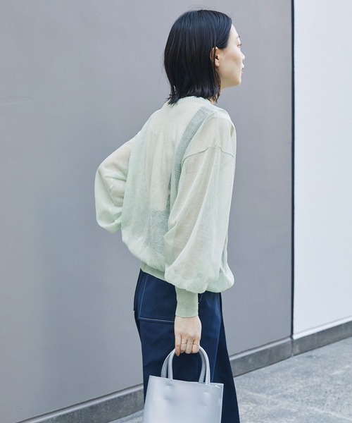 Chaco closet（チャコ クローゼット）の「2WAYクルーネックシアーニットカーディガン（カーディガン/ボレロ・レディース・オレンジ/グリーン/ピンク/アイボリー/ブラック/サックスブルー・FREE）」の9枚目の写真