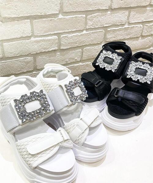 INGNI(イング)の「ボリュームソールビジュースポサン(サンダル・レディース・ブラック/オフホワイト・M/L)」の7枚目の写真