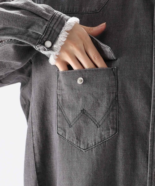ニコアンドAWREMAKEDENIMSHIRTグレーデニムシャツ niko and（ニコアンド）の「【Wrangler(ラングラー