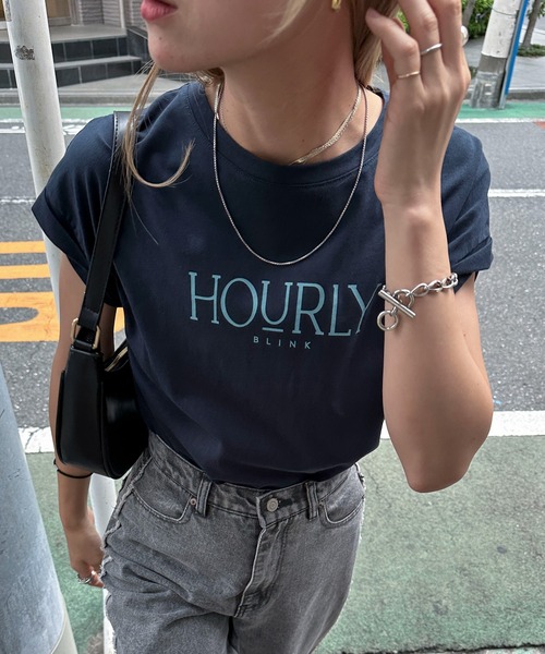 feepur(フェピュール)の「捻じりフレンチスリーブロゴTee(Tシャツ/カットソー・レディース・ネイビー/オートミール/オフホワイト/チャコールグレー・MEDIUM)」の4枚目の写真