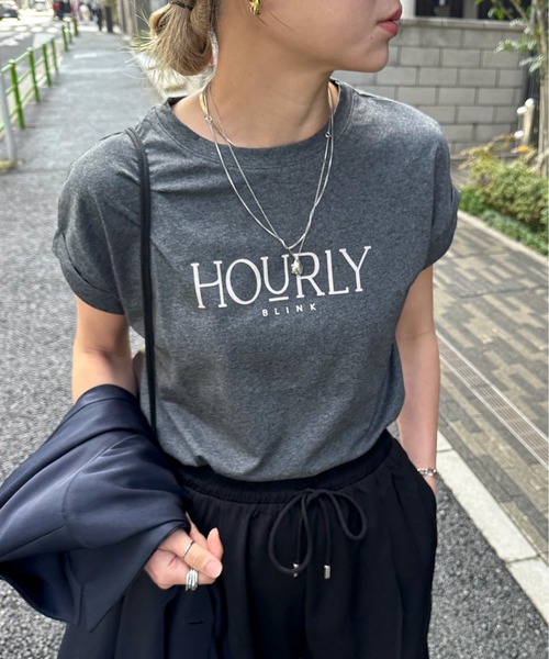 feepur(フェピュール)の「捻じりフレンチスリーブロゴTee(Tシャツ/カットソー・レディース・ネイビー/オートミール/オフホワイト/チャコールグレー・MEDIUM)」の1枚目の写真