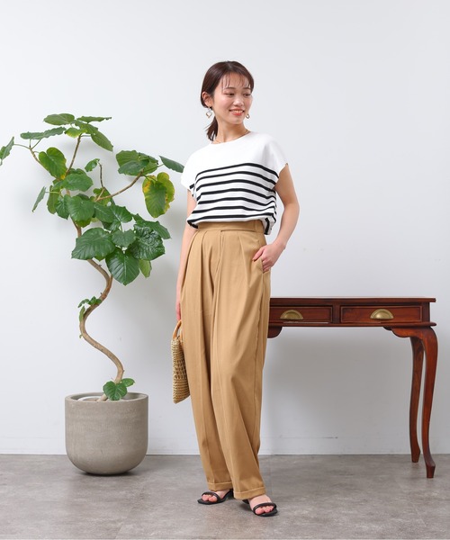 Chez toi（シェトワ）の「フレンチスリーブ衿リブコンパクトプルオーバー（ニット/セーター・レディース・オフホワイト/ブラック/グレイッシュベージュ/サックスブルー・FREE）」の6枚目の写真