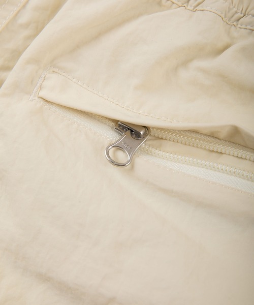 SUNS by #Re:room(サンズバイリルーム)の「4カラーラインボードショーツ(水着・メンズ・クリーム/ブラック・SMALL/MEDIUM/LARGE)」の5枚目の写真