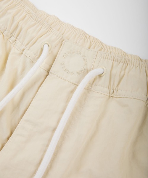 SUNS by #Re:room(サンズバイリルーム)の「4カラーラインボードショーツ(水着・メンズ・クリーム/ブラック・SMALL/MEDIUM/LARGE)」の14枚目の写真