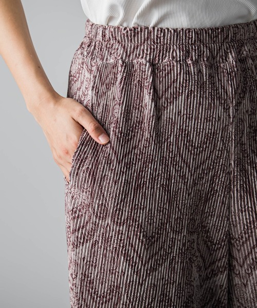 socolla（ソコラ）の「ペイズリー柄プリーツパンツ（その他パンツ・レディース・チャコールグレー/キャメル・M）」の12枚目の写真