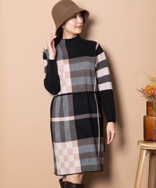 MHBG TOKYO(エムエイチビージートーキョー)の「ビックチェック柄 共リボン付きニットワンピ(ワンピース・レディース・グレー/ベージュ/ブラック/ネイビー・FREE)」の9枚目の写真