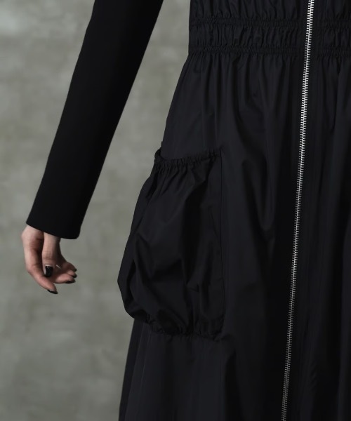 LEANN MOMENT（リーンモーメント）の「Gather layered dress（ワンピース・レディース・ブラック/カーキ・SMALL/MEDIUM）」の7枚目の写真