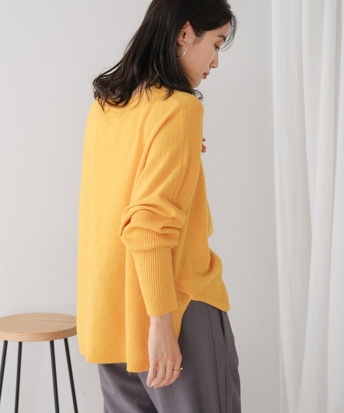 Bou Jeloud(ブージュルード)の「【選べる6色展開】ウォッシャブルクループルオーバープルオーバー(ニット/セーター・レディース・パープル/ネイビー/オレンジ/イエロー/ブルー/杢グレー・FREE)」の10枚目の写真