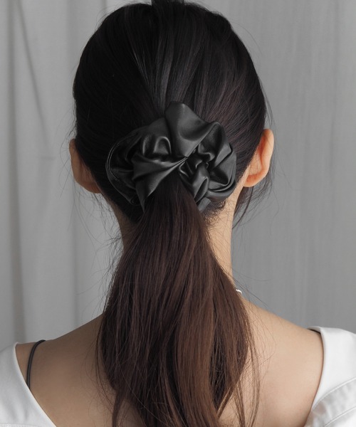 minia(ミニア)の「メタリックシュシュ(シュシュ・レディース・シルバー/ブラック/ゴールド・FREE)」の6枚目の写真