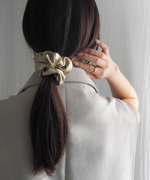 minia(ミニア)の「メタリックシュシュ(シュシュ・レディース・シルバー/ブラック/ゴールド・FREE)」の4枚目の写真