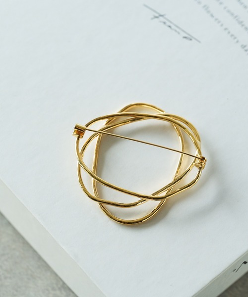 un dix cors(アンディコール)の「サークルウェーブブローチ(ブローチ/コサージュ・レディース・ゴールド・FREE)」の2枚目の写真