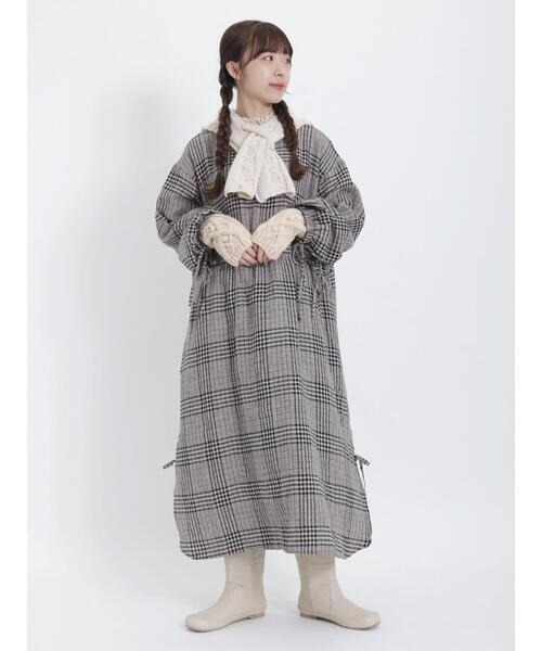 Samansa Mos2(サマンサ モスモス)の「ケーブルニットアームウォーマー(手袋・レディース・オフホワイト/モカ・F)」の6枚目の写真