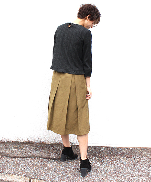 mystic（ミスティック）の「【mystic】ﾋﾟｰﾁﾀｯｸひざ丈ｽｶｰﾄ（スカート・レディース・ブラック/チャコールグレー/カーキ/キャメル・FREE）」の6枚目の写真