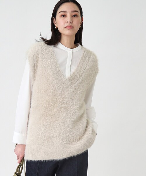 THE SHOP TK (ザ ショップ ティーケー )の「◆ふんわりフェザーニットベスト【手洗い可】(ベスト・レディース・ライトベージュ/チャコールグレー・13/12)」の2枚目の写真