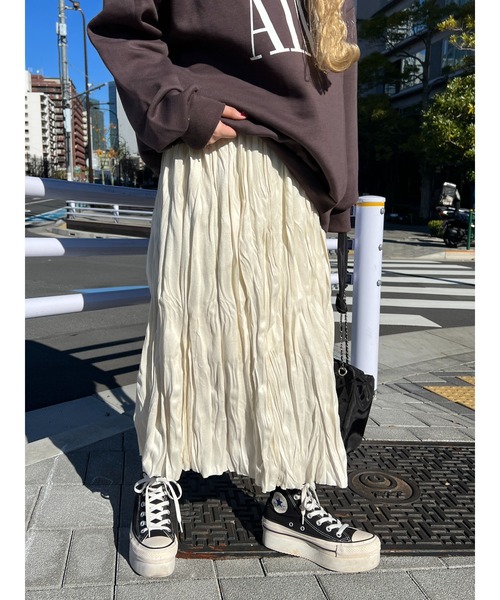 WC(ダブル シー)の「スウェードタッチワッシャーロングスカート(スカート・レディース・アイボリー/ブラック・FREE)」の2枚目の写真