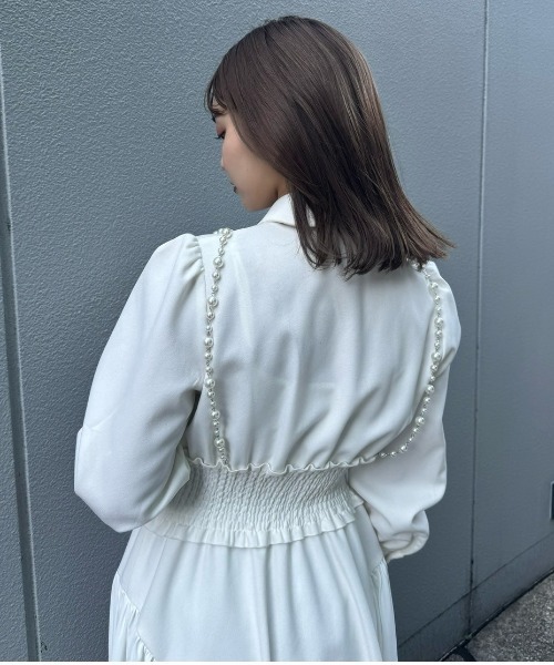 rienda(リエンダ)の「【WEB限定】パールサスペンダーワンピース(シャツワンピース・レディース・ホワイト/ブラック・SMALL/MEDIUM)」の5枚目の写真
