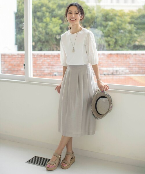J.PRESS(ジェイプレス)の「【WEB限定カラーあり】スムースジャージー 刺繍スリーブ カットソー(Tシャツ/カットソー・レディース・ネイビー系/ホワイト系/ベージュ系/ふじ色系/イエロー系・MEDIUM/LARGE)」の19枚目の写真