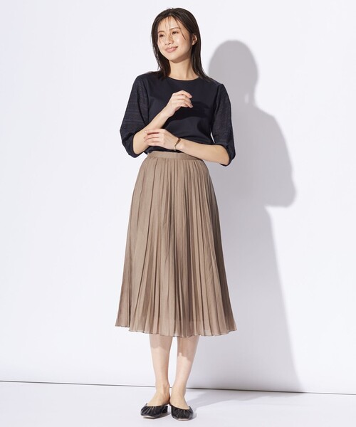 J.PRESS(ジェイプレス)の「【WEB限定カラーあり】スムースジャージー 刺繍スリーブ カットソー(Tシャツ/カットソー・レディース・ネイビー系/ホワイト系/ベージュ系/ふじ色系/イエロー系・MEDIUM/LARGE)」の10枚目の写真