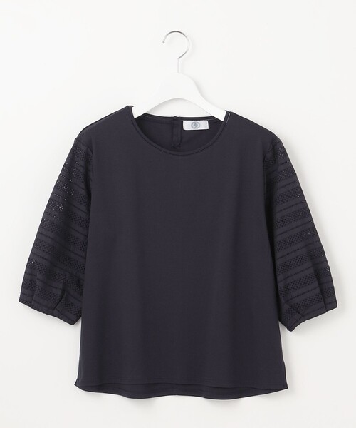 J.PRESS(ジェイプレス)の「【WEB限定カラーあり】スムースジャージー 刺繍スリーブ カットソー(Tシャツ/カットソー・レディース・ネイビー系/ホワイト系/ベージュ系/ふじ色系/イエロー系・MEDIUM/LARGE)」の6枚目の写真