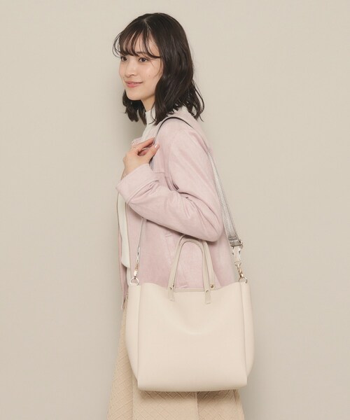 ITS'DEMO(イッツデモ)の「◆【通勤・通学に/ポケ3/軽量/ジャストA4】ソフト軽量3層2WAYトート(トートバッグ・レディース・アイボリー/ブラック/ナチュラル・00)」の9枚目の写真