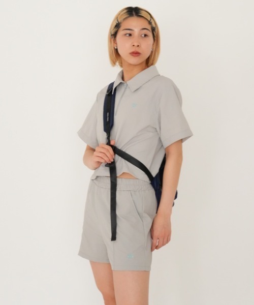 Bargiee(バージー)の「ハーフジップ セットアップ ナイロン トップス ハーフパンツ(セットアップ・レディース・ブラック/グレー・FREE)」の2枚目の写真