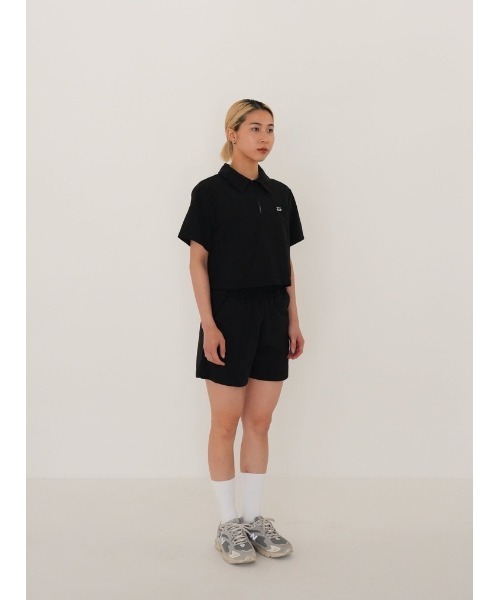 Bargiee(バージー)の「ハーフジップ セットアップ ナイロン トップス ハーフパンツ(セットアップ・レディース・ブラック/グレー・FREE)」の4枚目の写真