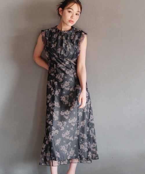 mysty woman（ミスティウーマン）の「花柄シアーレイヤーワンピース　113245（ワンピース・レディース・アイボリー/ブラック/ベージュ系その他・FREE）」の2枚目の写真