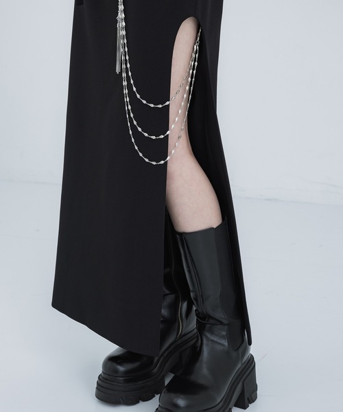 tanakadaisuke(タナカダイスケ)の「【tanakadaisuke/タナカダイスケ】three long chain cut-out tight skirt(スカート・レディース・ブラック・FREE)」の9枚目の写真