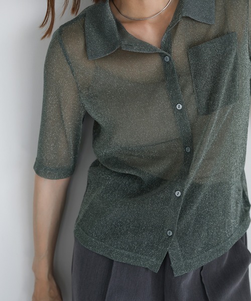 select MOCA（セレクトモカ）の「【ZOZO限定】ラメシアーハーフスリーブシャツ（シャツ/ブラウス・レディース・グレー/シルバー/グレイッシュベージュ/カーキ・FREE）」の10枚目の写真