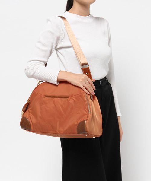 Fleur des Champs(フルールデシャン)の「Fleur フルール ナイロン 2WAY ボストンバッグ ショルダー付き(ショルダーバッグ・レディース・ベージュ/オレンジ/レッド/ネイビー/ブラック・FREE)」の7枚目の写真