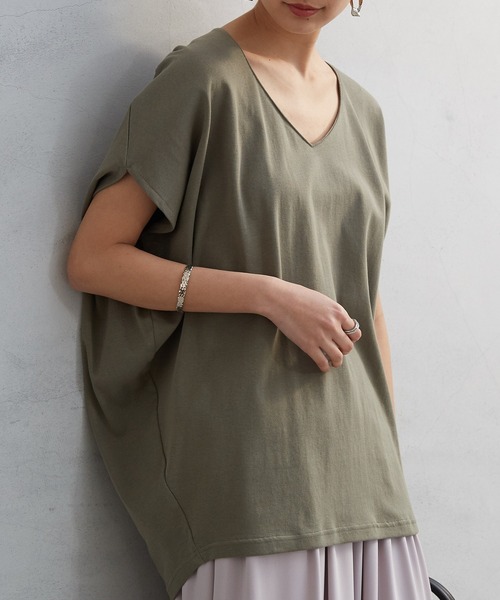 itto...(イット)の「綿100%Vネックドルマンコクーンカットソー(Tシャツ/カットソー・レディース・グレイッシュベージュ/カーキ/モカ・M-L)」の3枚目の写真