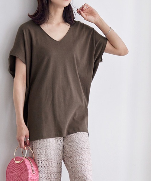 itto...(イット)の「綿100%Vネックドルマンコクーンカットソー(Tシャツ/カットソー・レディース・グレイッシュベージュ/カーキ/モカ・M-L)」の2枚目の写真