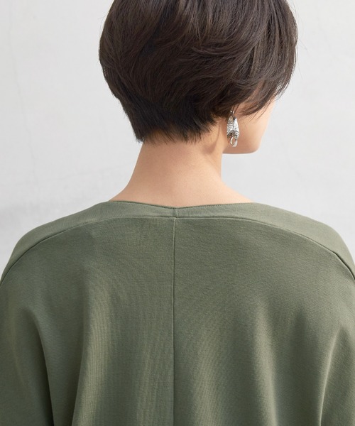 itto...(イット)の「綿100%Vネックドルマンコクーンカットソー(Tシャツ/カットソー・レディース・グレイッシュベージュ/カーキ/モカ・M-L)」の18枚目の写真