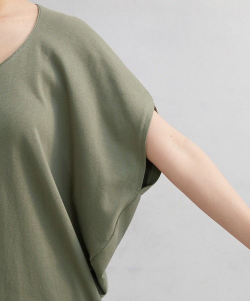 itto...(イット)の「綿100%Vネックドルマンコクーンカットソー(Tシャツ/カットソー・レディース・グレイッシュベージュ/カーキ/モカ・M-L)」の15枚目の写真