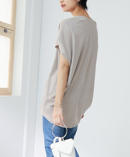 itto...(イット)の「綿100%Vネックドルマンコクーンカットソー(Tシャツ/カットソー・レディース・グレイッシュベージュ/カーキ/モカ・M-L)」の12枚目の写真