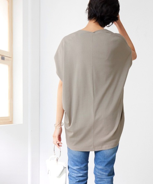 itto...(イット)の「綿100%Vネックドルマンコクーンカットソー(Tシャツ/カットソー・レディース・グレイッシュベージュ/カーキ/モカ・M-L)」の8枚目の写真