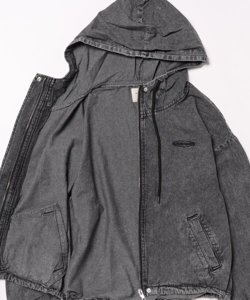repipi armario(レピピ アルマリオ)の「デニムフードマンパ(マウンテンパーカー・キッズ・ブラック/ブルー・SMALL/LARGE/MEDIUM)」の19枚目の写真
