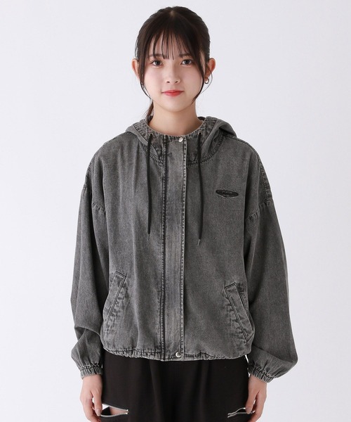 repipi armario(レピピ アルマリオ)の「デニムフードマンパ(マウンテンパーカー・キッズ・ブラック/ブルー・SMALL/LARGE/MEDIUM)」の7枚目の写真