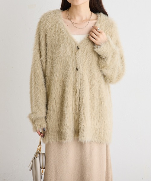 PUAL CE CIN(ピュアルセシン)の「シャギーニットチュニック丈Vネックカーディガン(カーディガン/ボレロ・レディース・チャコールグレー/ベージュ・FREE)」の2枚目の写真