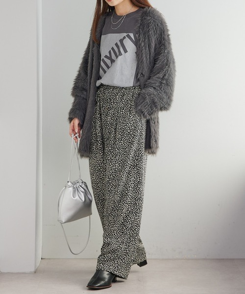 PUAL CE CIN(ピュアルセシン)の「シャギーニットチュニック丈Vネックカーディガン(カーディガン/ボレロ・レディース・チャコールグレー/ベージュ・FREE)」の18枚目の写真