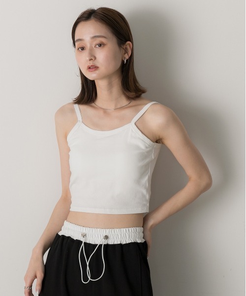 ad thie(アドティエ)の「バックツイストデザイン カップ付きキャミソール(キャミソール・レディース・オフホワイト/杢グレー/ブラック/グリーン・FREE)」の8枚目の写真