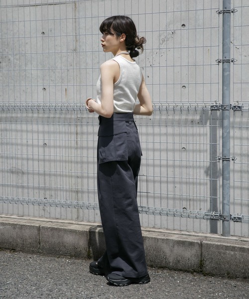 KBF(ケイビーエフ)の「チノタックWIDEパンツ(その他パンツ・レディース・チャコールグレー/ベージュ・36/38)」の21枚目の写真