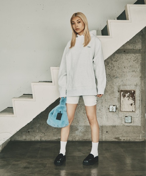 HEREIAM（ヘレイアム）の「【HEREIAM】ユニセックス/ワッペンロゴ裏起毛フーディー（パーカー・レディース・モスグリーン/ブラック/ヘザーグレー/バイオレット・MEDIUM/LARGE）」の5枚目の写真