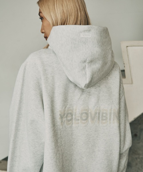 HEREIAM（ヘレイアム）の「【HEREIAM】ユニセックス/ワッペンロゴ裏起毛フーディー（パーカー・レディース・モスグリーン/ブラック/ヘザーグレー/バイオレット・MEDIUM/LARGE）」の6枚目の写真