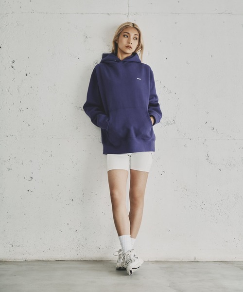 HEREIAM（ヘレイアム）の「【HEREIAM】ユニセックス/ワッペンロゴ裏起毛フーディー（パーカー・レディース・モスグリーン/ブラック/ヘザーグレー/バイオレット・MEDIUM/LARGE）」の9枚目の写真