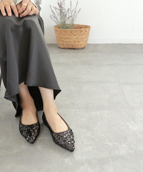 SOROTTO（ソロット）の「ポインテッドトゥパンプス / 7カラー（パンプス・レディース・シルバー/ブラック系その他/ブラック/ベージュ系その他/レオパード/ブラウン/ベージュ・24.0cm/23.5cm/23.0cm/22.5cm/24.5cm）」の2枚目の写真