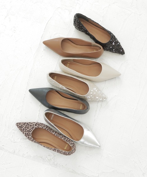 SOROTTO（ソロット）の「ポインテッドトゥパンプス / 7カラー（パンプス・レディース・シルバー/ブラック系その他/ブラック/ベージュ系その他/レオパード/ブラウン/ベージュ・24.0cm/23.5cm/23.0cm/22.5cm/24.5cm）」の5枚目の写真